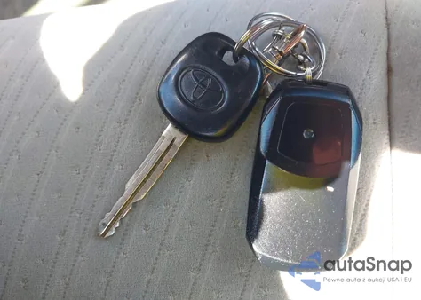 2017 Toyota Sienna Le 8 Passenger z USA, uszkodzony, nr VIN 5TDKZ3DC7HS768135